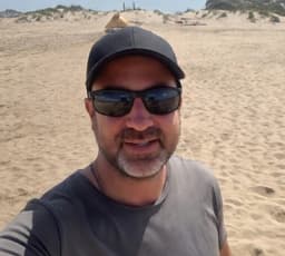 Gus Villaronga